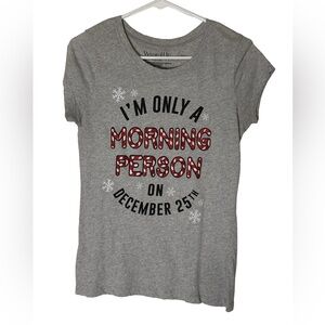 Wound Up Juniors Gray Christmas Morning‎ Person Tee
